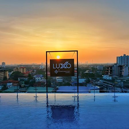 Hotel Luxo Kochi Exterior foto