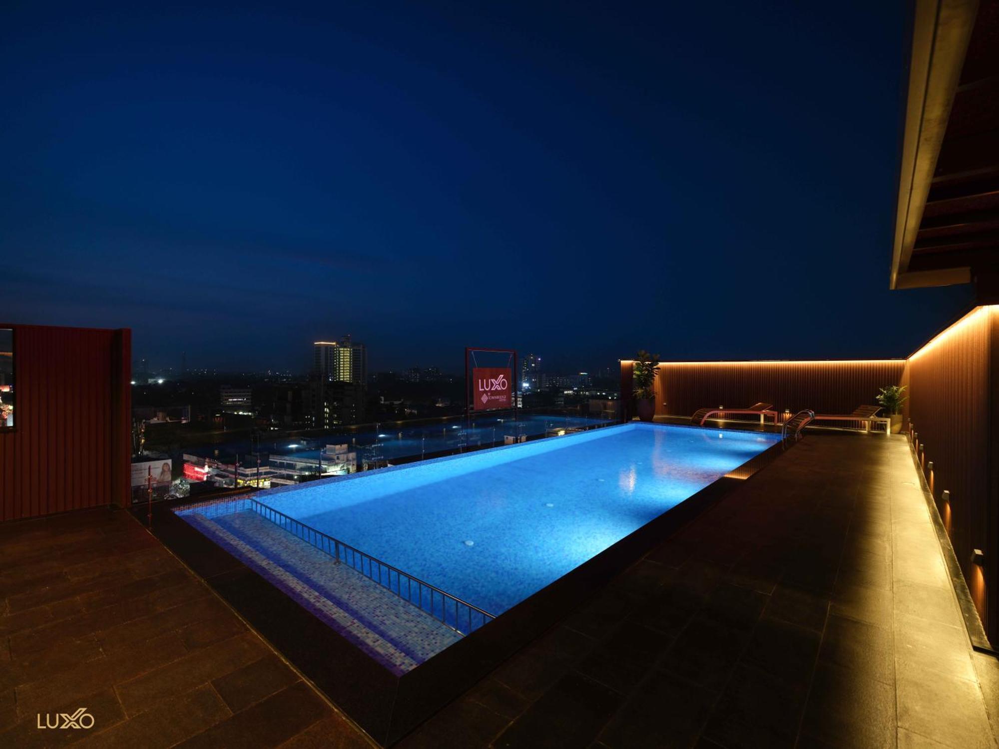 Hotel Luxo Kochi Exterior foto